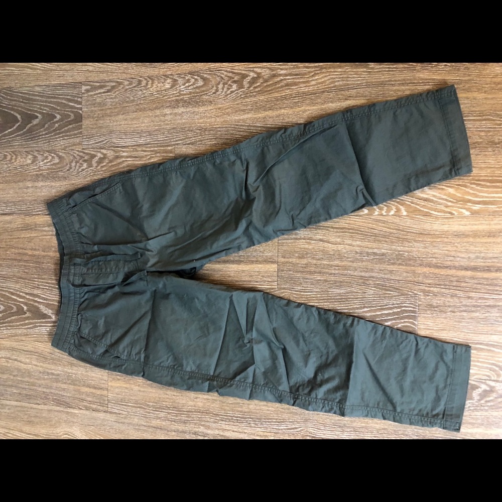 uniqlo olive pants